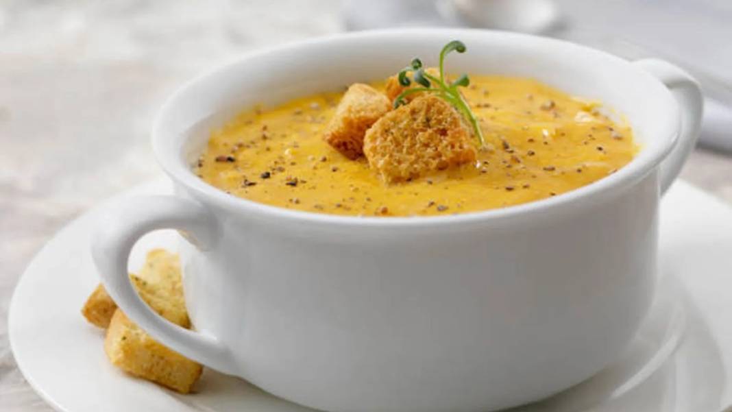 Bu gıdaları ağzınıza bile sürmeyin! Canan Karatay tek tek sıraladı: Sanılanın aksine bazı doğal besinler de zararlı! 20